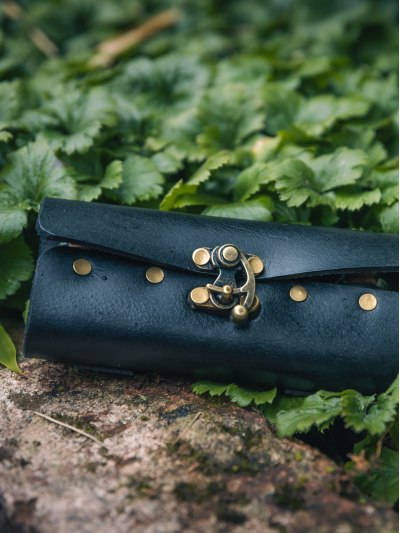 Trollfelsen Mittelalter Tranktasche 5er Riegelhaken Schwarz geschlossen